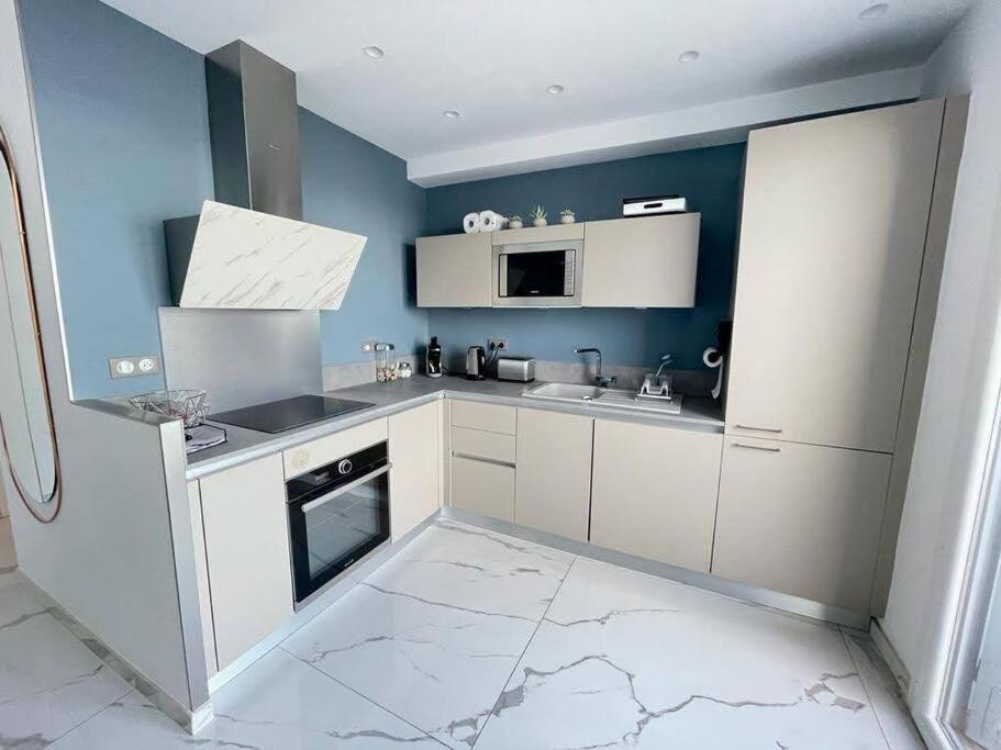 Beach Front, Superbe Appartement Pour 4 Personnes Ніцца Екстер'єр фото