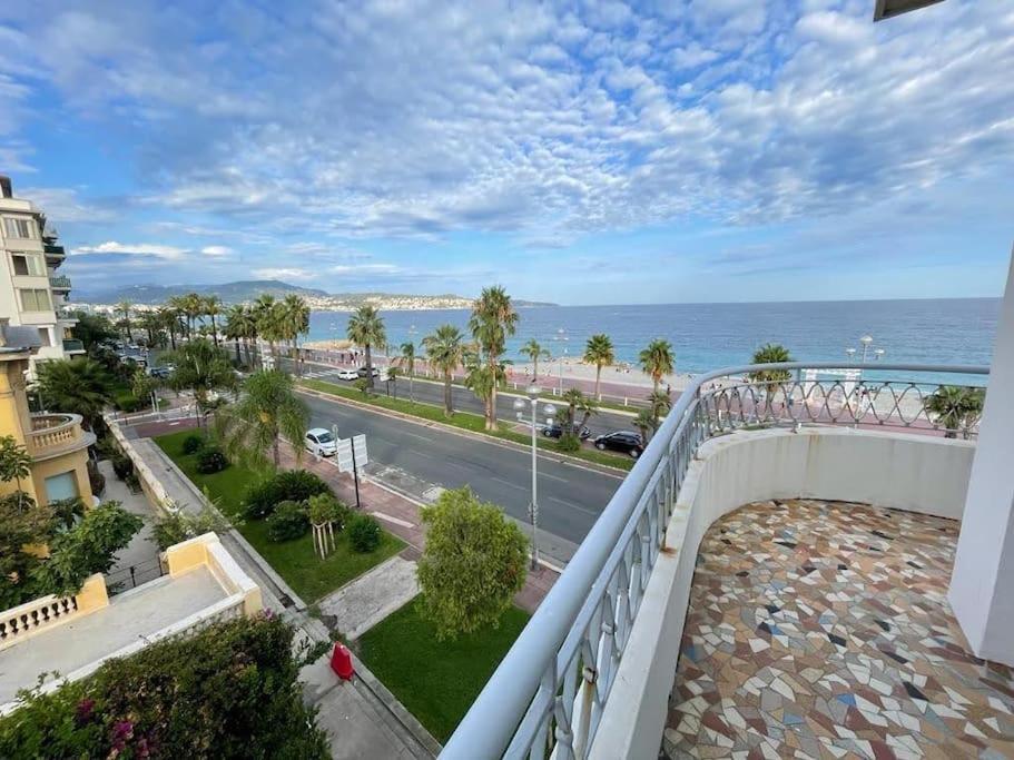 Beach Front, Superbe Appartement Pour 4 Personnes Ніцца Екстер'єр фото