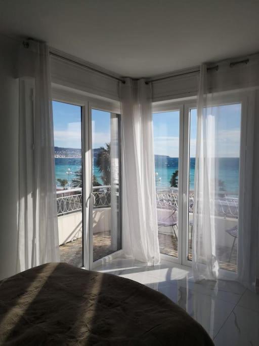 Beach Front, Superbe Appartement Pour 4 Personnes Ніцца Екстер'єр фото