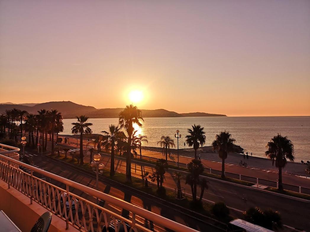Beach Front, Superbe Appartement Pour 4 Personnes Ніцца Екстер'єр фото