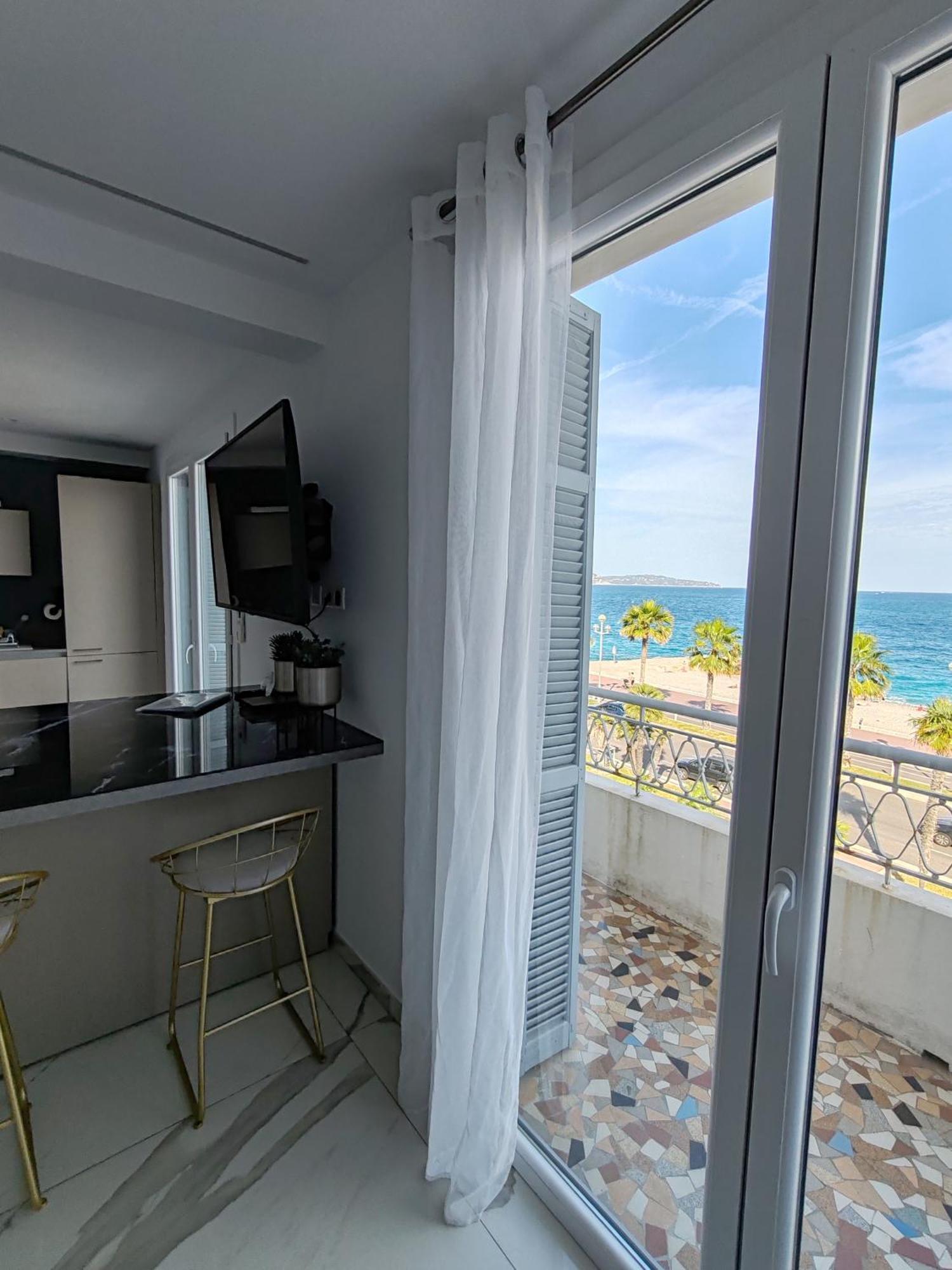 Beach Front, Superbe Appartement Pour 4 Personnes Ніцца Екстер'єр фото