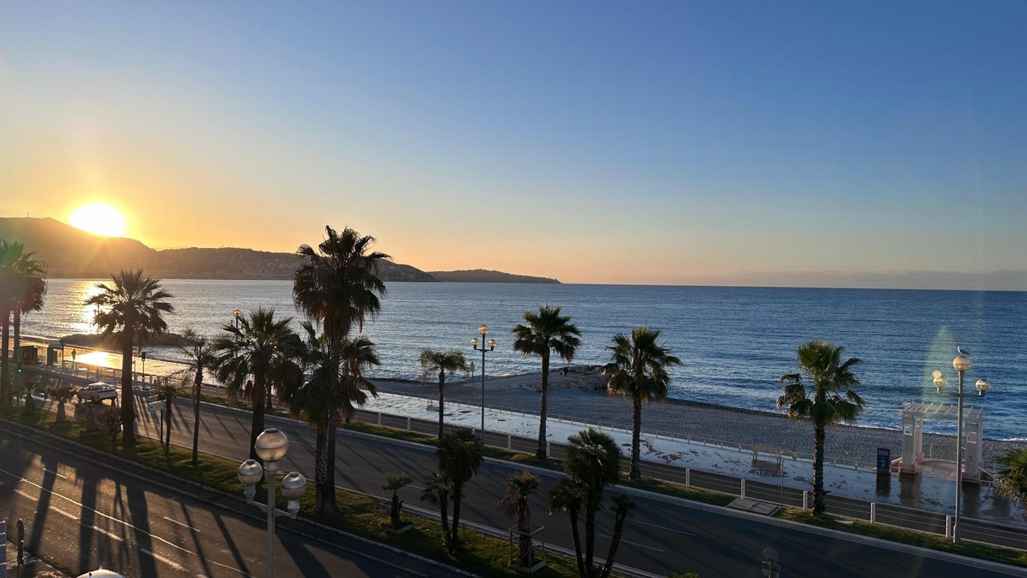 Beach Front, Superbe Appartement Pour 4 Personnes Ніцца Екстер'єр фото