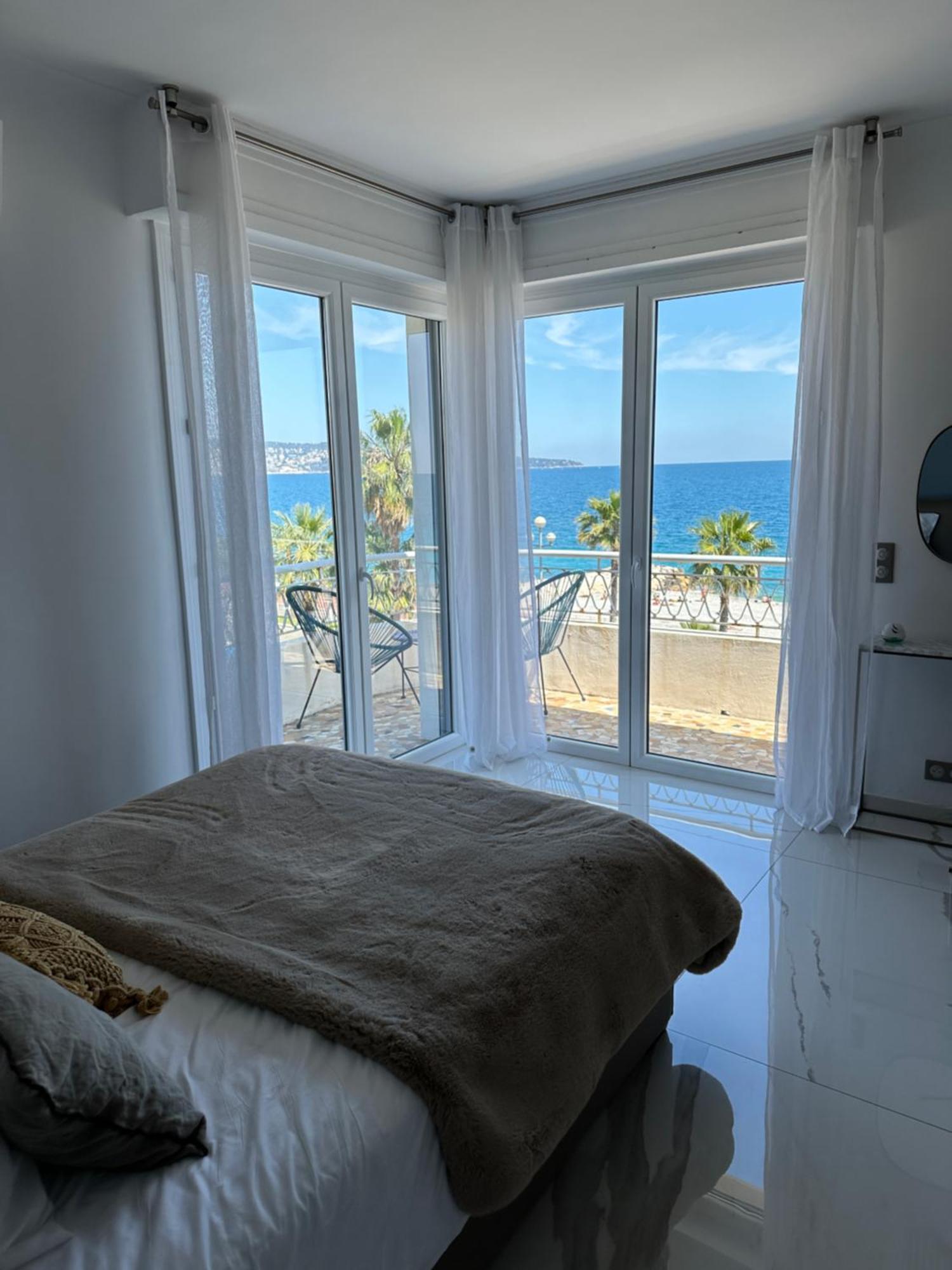 Beach Front, Superbe Appartement Pour 4 Personnes Ніцца Екстер'єр фото
