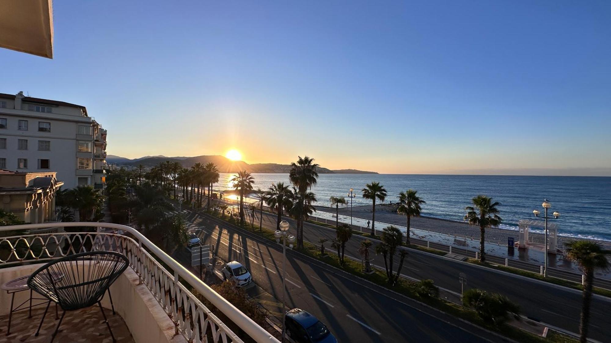 Beach Front, Superbe Appartement Pour 4 Personnes Ніцца Екстер'єр фото